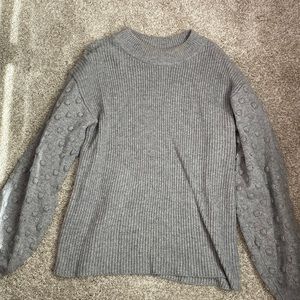 Gray ribbed dot sleeve sweater